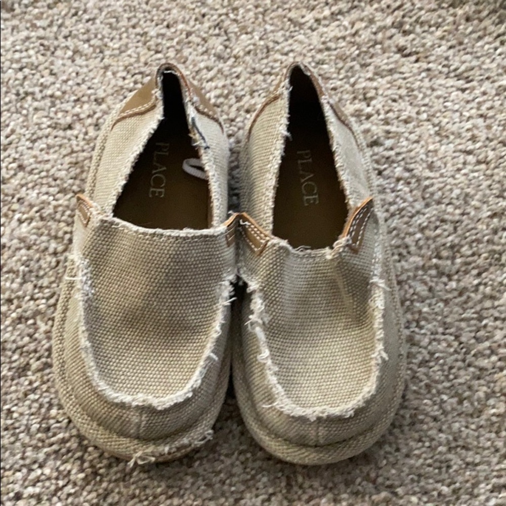Kids slide on shoes